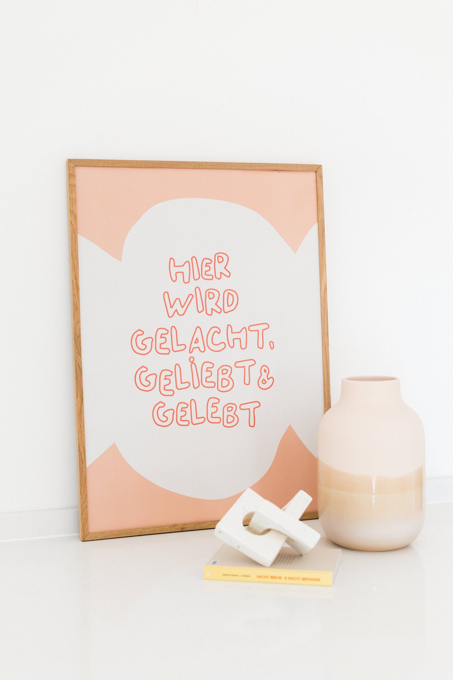 Hier wird gelacht, gelebt und geliebt - Poster 50x70 cm