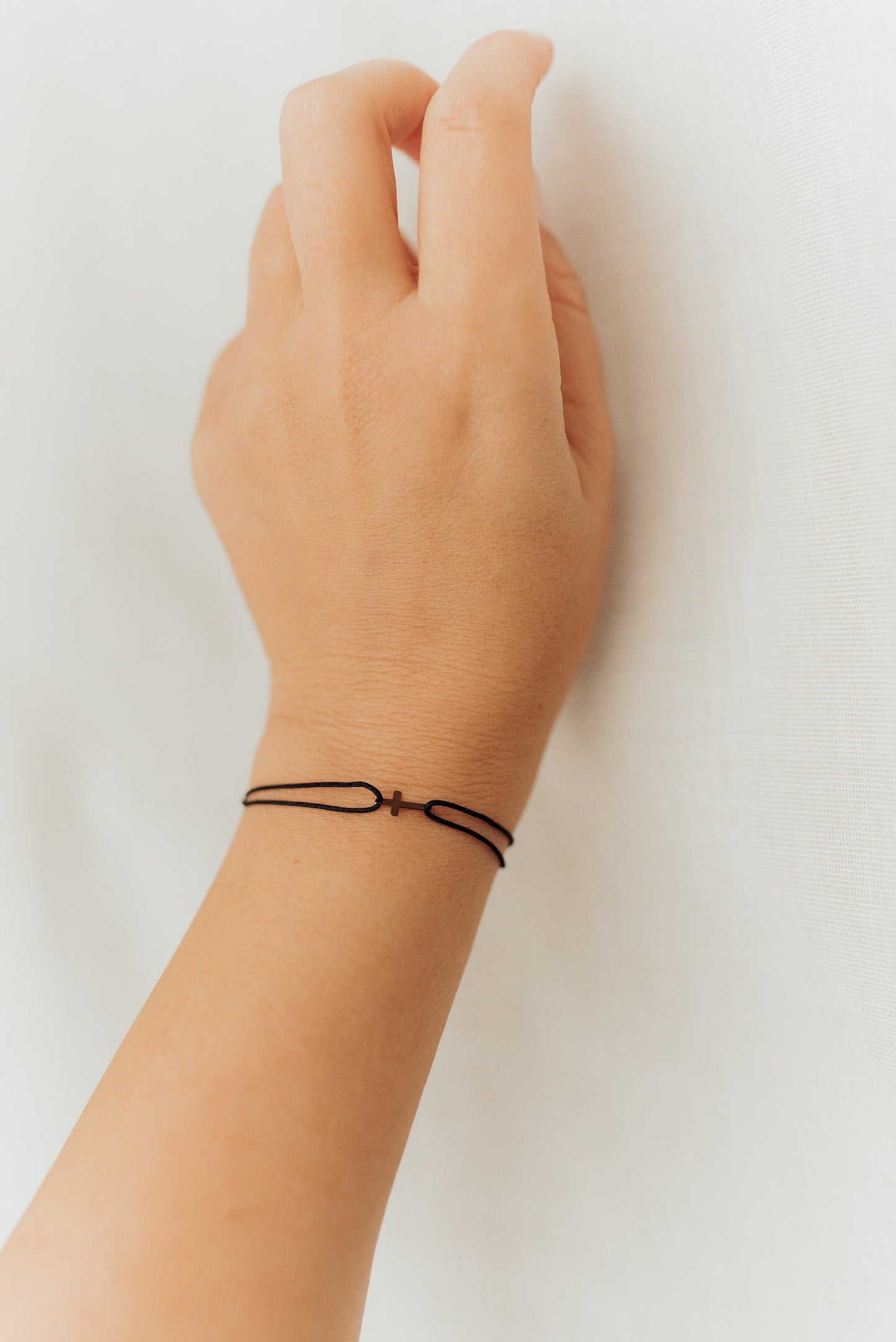 Schwarzes Armband Kreuz mit Karte