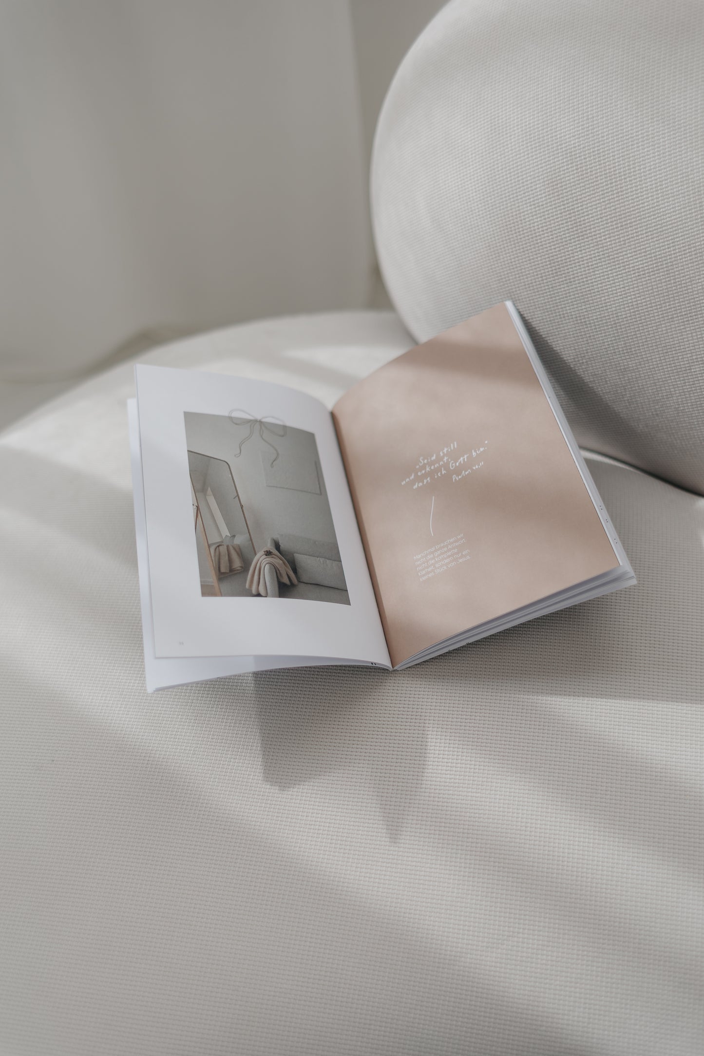 Coming soon! Zwischen Himmel und heute - Das Magazin zur Jahreslosung 2026