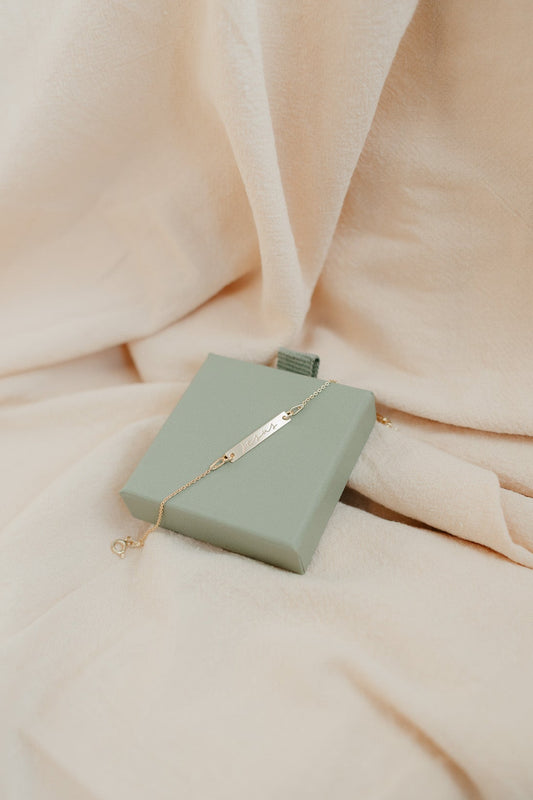 Zartes Jesus Armband - gold