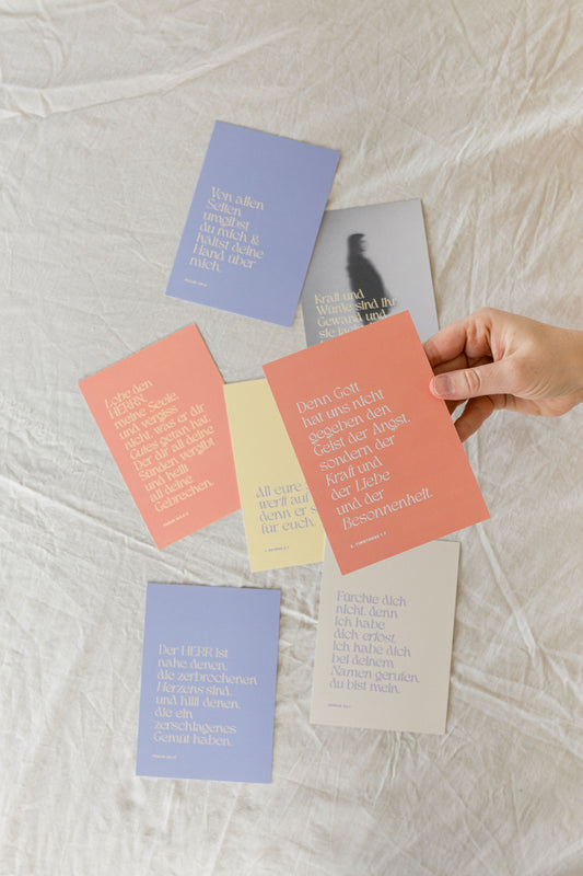 Gehalten & geliebt - Postkartenset "Buttermilkyellow" mit 7 Postkarten mit starken Worten