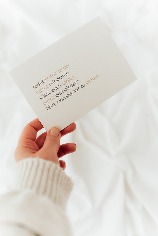 Hört niemals auf zu lachen - Postkarte A6 auf Schilfpapier